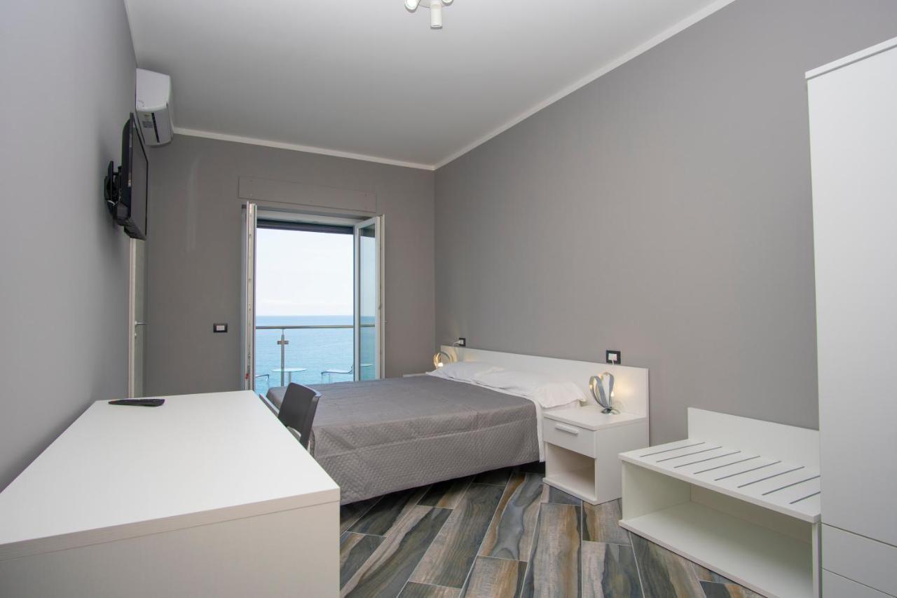 Deluxe Double Room Balcony Sea View,1130852184:JPEG